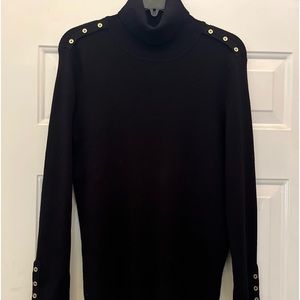 Long-sleeved, turtleneck sweater